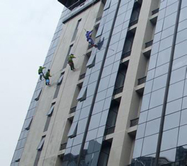 上海外墻清洗公司高空作業(yè)常見(jiàn)的逃生預(yù)案