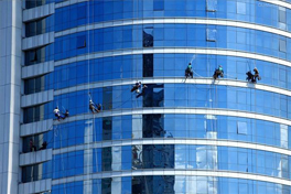 鷹隆環(huán)境外墻清洗的操作流程有哪些?