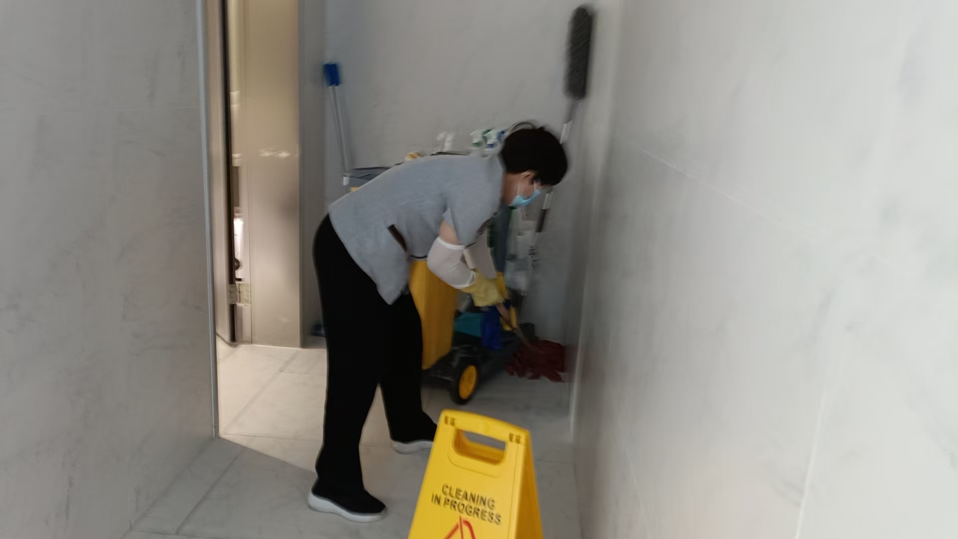 【鷹隆培訓(xùn)】保潔必看!衛(wèi)生間異味治理實(shí)操指南